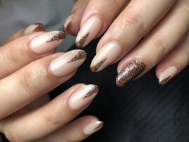三角フレンチネイル