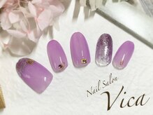 ヴィカ(Vica)/パープルラメで大人な指先に☆