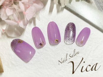 ヴィカ(Vica)/パープルラメで大人な指先に☆