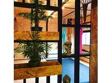 ジースタジオ(G studio)の雰囲気（スタジオ入口から室内へ）