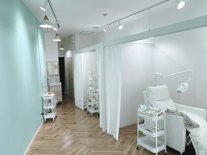 ファストホワイトニング くずは店(FAST WHITENING)の写真