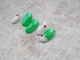 メロンカラーのアートネイル