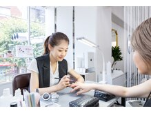 ビーツリー 三軒茶屋店(B+TREE produce by INFINEEZ)の雰囲気（明るく清潔感のあるネイルブース）