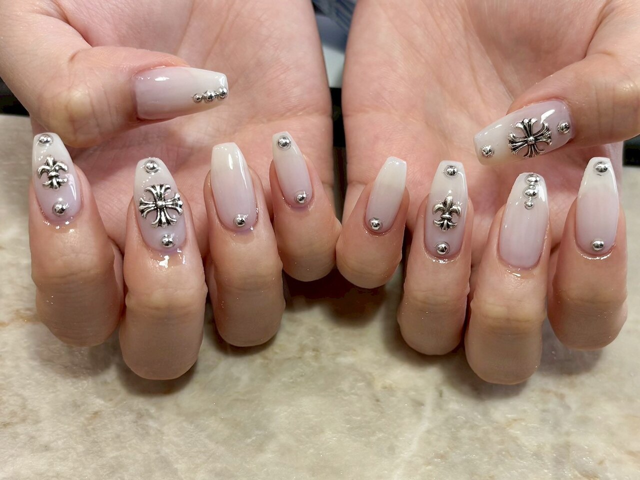 ピンク クロムハーツネイルパーツ 12個 クロムハーツ マット加工 ネイルパーツ ピンクデコ12個 水色×ピンク