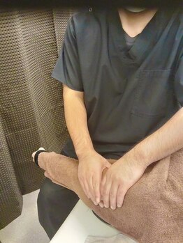 イチ(ICHI)/体勢を変えながら調整