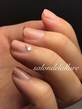 サロンドラリュール(Salon de L'Allure)/