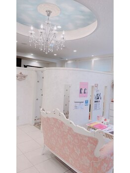 サロンドシャルム(Salon de charme)/キッズルーム予約制でご利用可能