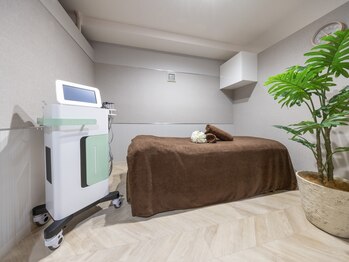 ルディラ 新宿店の写真/【都度払いOK】紫外線ダメージを受けた肌を徹底ケア★1回からでも目指す肌を叶えるサロン[小顔/毛穴ケア]
