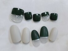 フェリシアネイル(FERECIA nail)/上：￥8980／下：￥7980