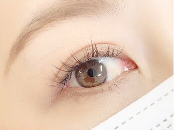 リリーアイラッシュ(LILY eyelash)の写真/自まつ毛を根元から立ち上げる【パリジェンヌ¥6300】/パ-マでは物足りない方には【パリエク¥12400】が人気!