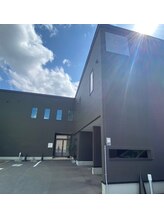 銀座ボニー 旭川店/【店舗外観】ダークグレーの建物