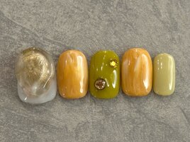 ぷっくり　キラキラネイル