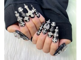 ブラックパーツ盛り盛りネイル☆