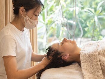 ナチュラルハーブス 灯り 淡路(Natural Herbs AKARI)の写真/森の中で深い癒し｜頭・首肩をゆるめる AYURVEDA睡眠ヘッドスパ体験