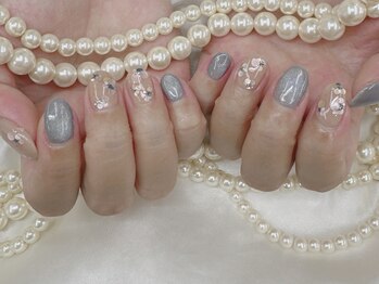 ハニービービー(Honey Bee Bee)/マグ&ホロフラワーネイル