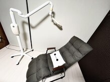 宮古島エステティックサロンMK【脱毛・フェイシャル・ホワイトニング】の雰囲気（ホワイトニングはこちらのチェアで気楽に受けられます♪）