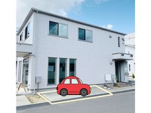 お車でご来店の際は、こちらの駐車スペースをお使い下さい。