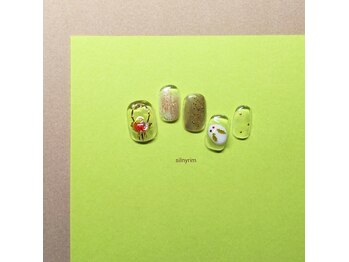 シルニー リム(Silny rim)/アシンメトリーニュアンスネイル