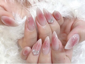 フローレスネイル 新宿西口店(FlawlessNail)の写真/定額制の【ワンホンコース¥8500】が大人気！サンプル45種類から選択♪お時間内でパーツ追加可能☆