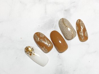 ネイルアンドアイラッシュサロン ミッタ(Mitta)/¥8000-