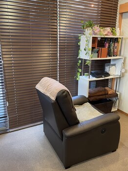 府中北口ふじい整骨院&整体院/EMS専用リクライニングチェア