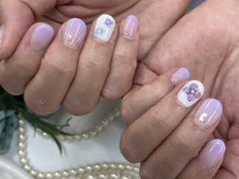 ハニービービー(Honey Bee Bee)/ワンポイント紫陽花ネイル