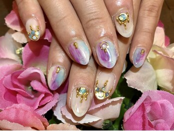 プラハネイル(+HER 美甲)/ニュアンス×ストーンアート