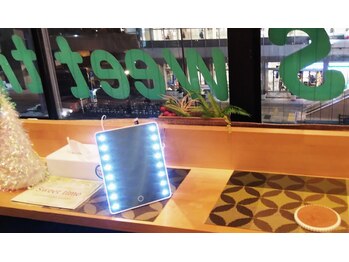 スウィートタイム(Sweet time)/カフェコーナーに鏡がございます