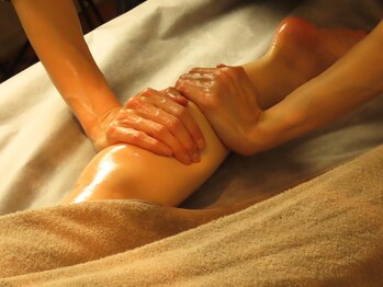 アヌクローシャ/施術風景