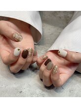 エム(em)/バレンタインネイル