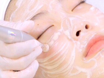 エマ(ema)の写真/【日本で希少な施術が新潟県で受けられる！】韓国で話題の《水光生コラーゲン導入トリートメント》が登場☆
