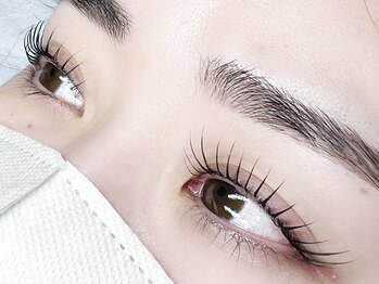 ネイル&アイラッシュ ルミア(Nail & Eyelash LUMIA)の写真/最新まつ毛カールで「傷んだまつ毛を改善!」パーマ液無配合の美容成分でカールする度にハリ・艶・コシUP♪