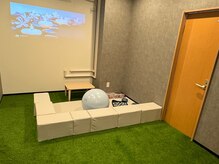 モアルポ 四日市(more repos)の雰囲気（お子様も一緒にお過ごしいただけるスペースあり）