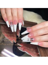 エレガントなフレンチネイル