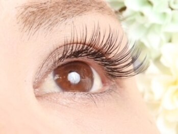 ミル リュクス(Mille)/目尻長めデザイン