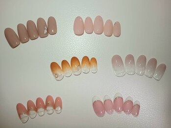 ネイルサロン桜の写真/繊細なフラワーや3Dアートを使い、シンプルなのに目を引く上品デザインで、日常にさりげない華やぎを♪