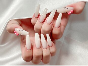 ティーアンドビー ネイルスタジオ(T&B NAIL STUDIO)の写真/<チップ長さだし￥8,980～>長さだしで綺麗なフォルムを演出☆季節に合うカラーデザインもご用意◎
