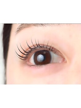 ナチュラル上品な目元にしたい