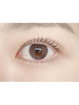 ナチュラル上品な目元にしたい