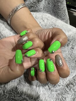 ネオングリーン