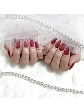 ミニョン(Minyon)/赤マグネットネイル