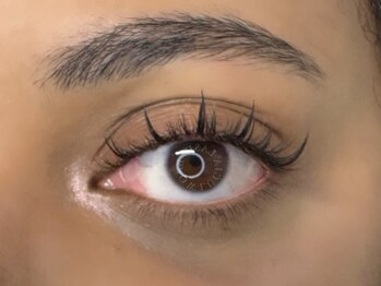 ルシアラッシュブロウ 心斎橋(LUCIALASHBROW)/LED+ワンホンマツエク/心斎橋