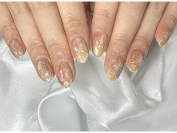 ケーエヌ(KN)/透け感ニュアンスネイル