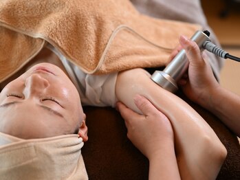 縁 エンの写真/近赤外線と音響振動の相乗効果で気になる部分にアプローチ！脂肪を分解してスッキリとした理想のラインに♪