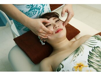 ハワイアンフォレストSpa 新横浜店/リフトUPフェイシャルで小顔美人
