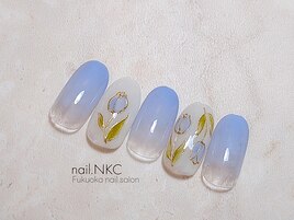 爽やかチューリップネイル