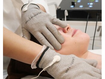 パルス/EMS×カッサで小顔リフトアップ