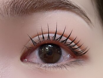 リアイズ 宝町店(R:eyes)の写真/《丁寧&高い技術力でモチに定評◎》まつパ×ケアメニューで健康的な自まつ毛で長くカール感を楽しめる♪