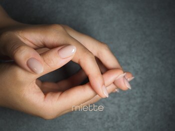 ミエット(miette)/飽きのこない肌馴染みワンカラー