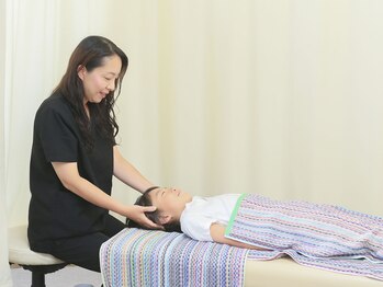 祐佑鍼灸 整骨院の写真/日々の疲れを癒やす極上のヘッドマッサージ。専門スタッフによる丁寧なケアで心も満たされて◎